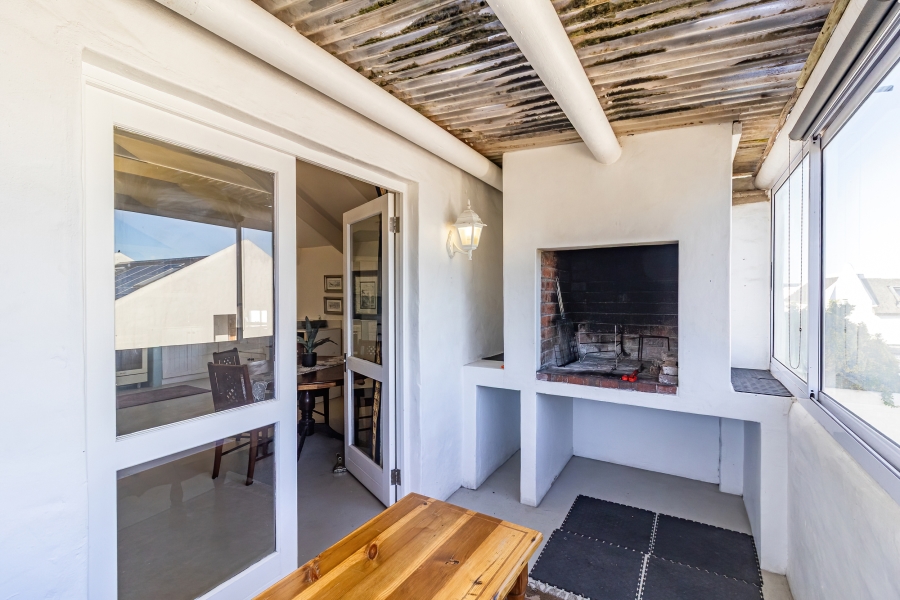 5 Bedroom Property for Sale in Bekbaai Western Cape